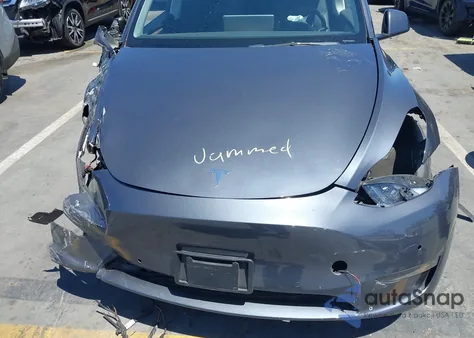 2022 Tesla Model Y Long Range Dual Motor All-Wheel Drive из США, поврежденный, VIN 7SAYGDEE6NF560062